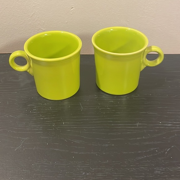 Vintage Fiesta-ware set of 2 green mugs! EUC! No chips or cracks. - Picture 2 of 5